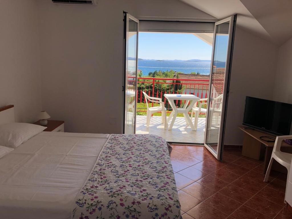 Francis Appartements Pakoštane Esterno foto